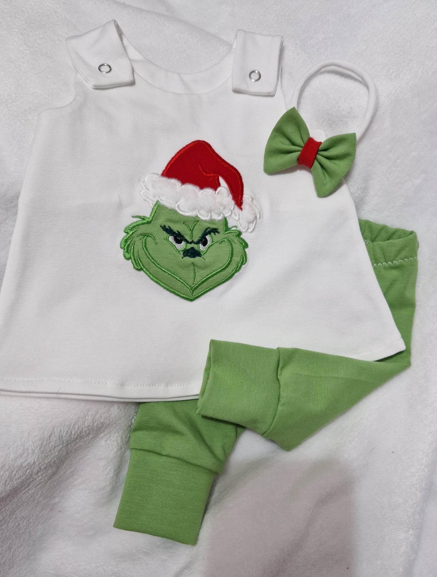 Newborn 20-21inch Grinch pinafore set