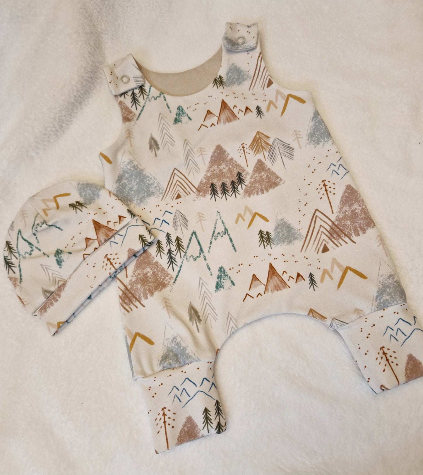 Preemie Hareem Romper and hat set