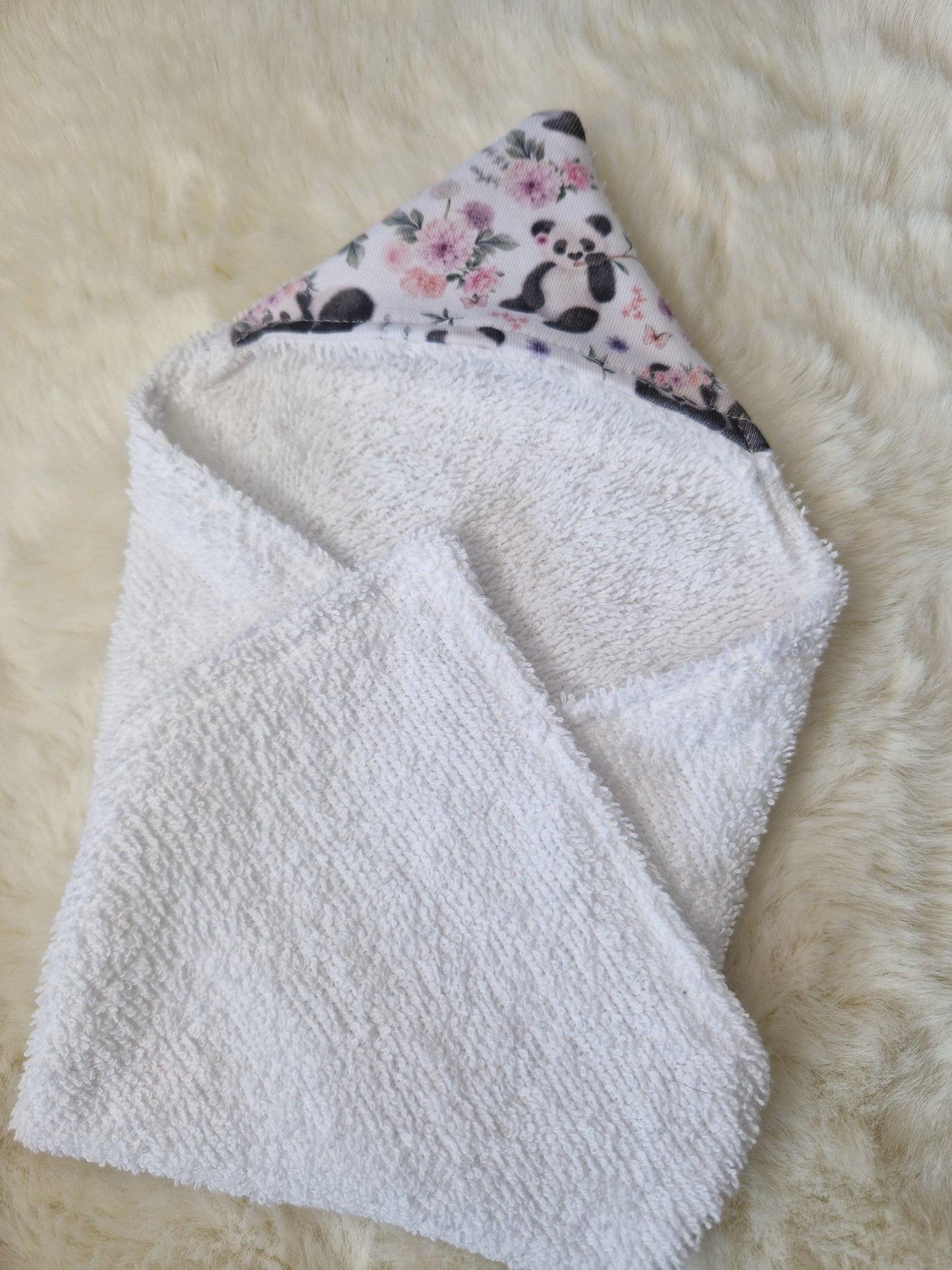 Corner snuggle towel