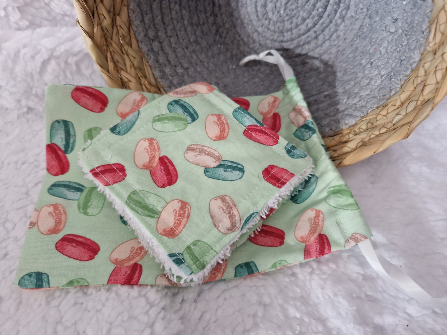 Reusable makeup pad & bag set by Pretty Pink Pigeon.