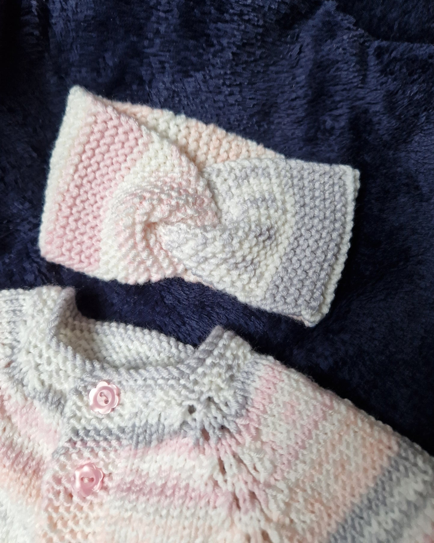 Preemie/small newborn handknitted set & leggings.