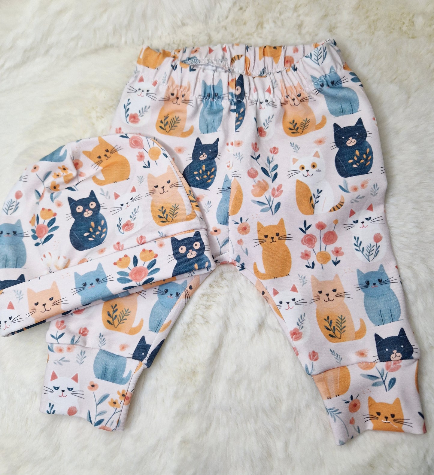 Newborn kitty leggings & beanie