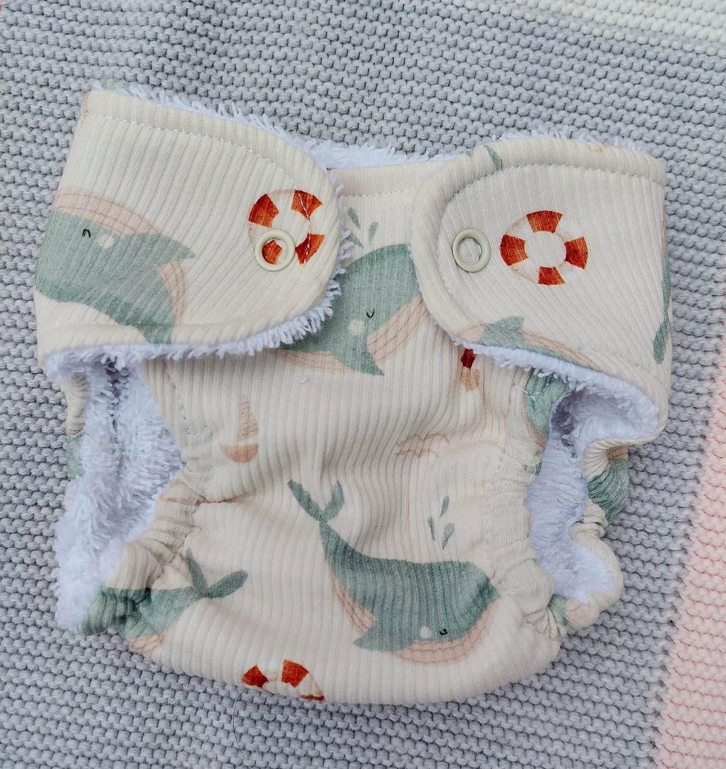 Luxury Whale nappy - Medium 16-17inch