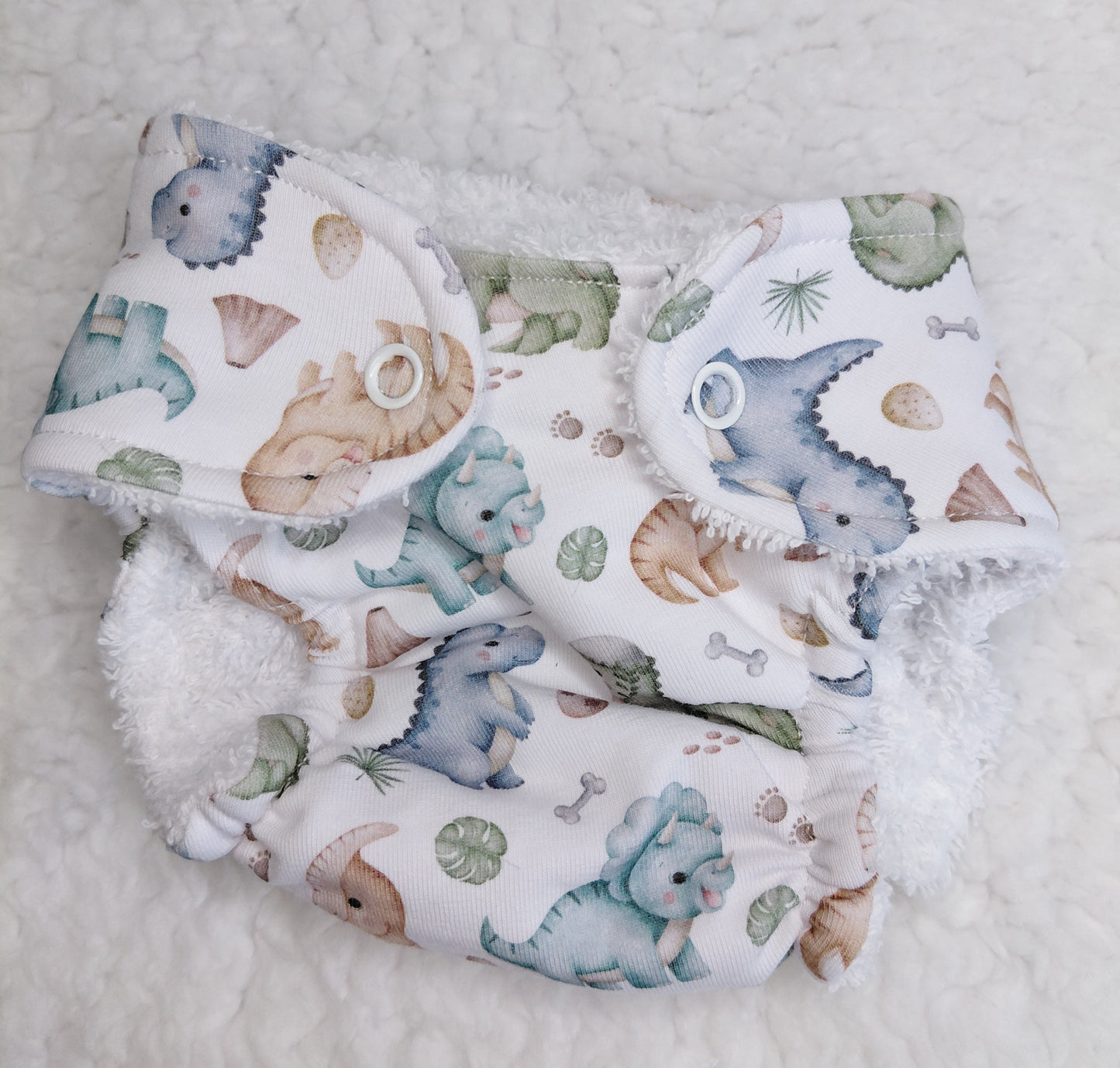 Luxury nappy - Medium 16-17inch Dinos