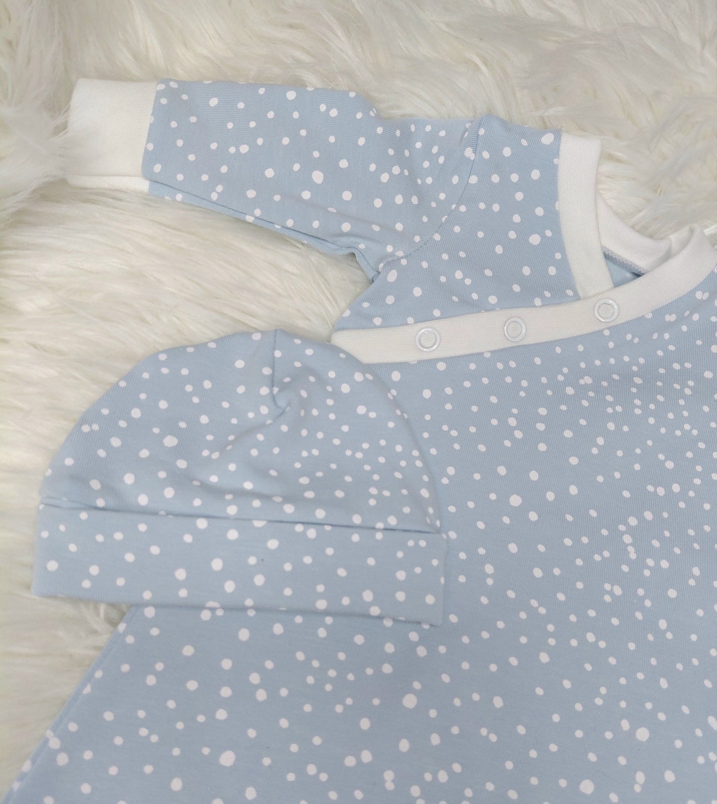 16-17inch Crossover sleepsuit & hat