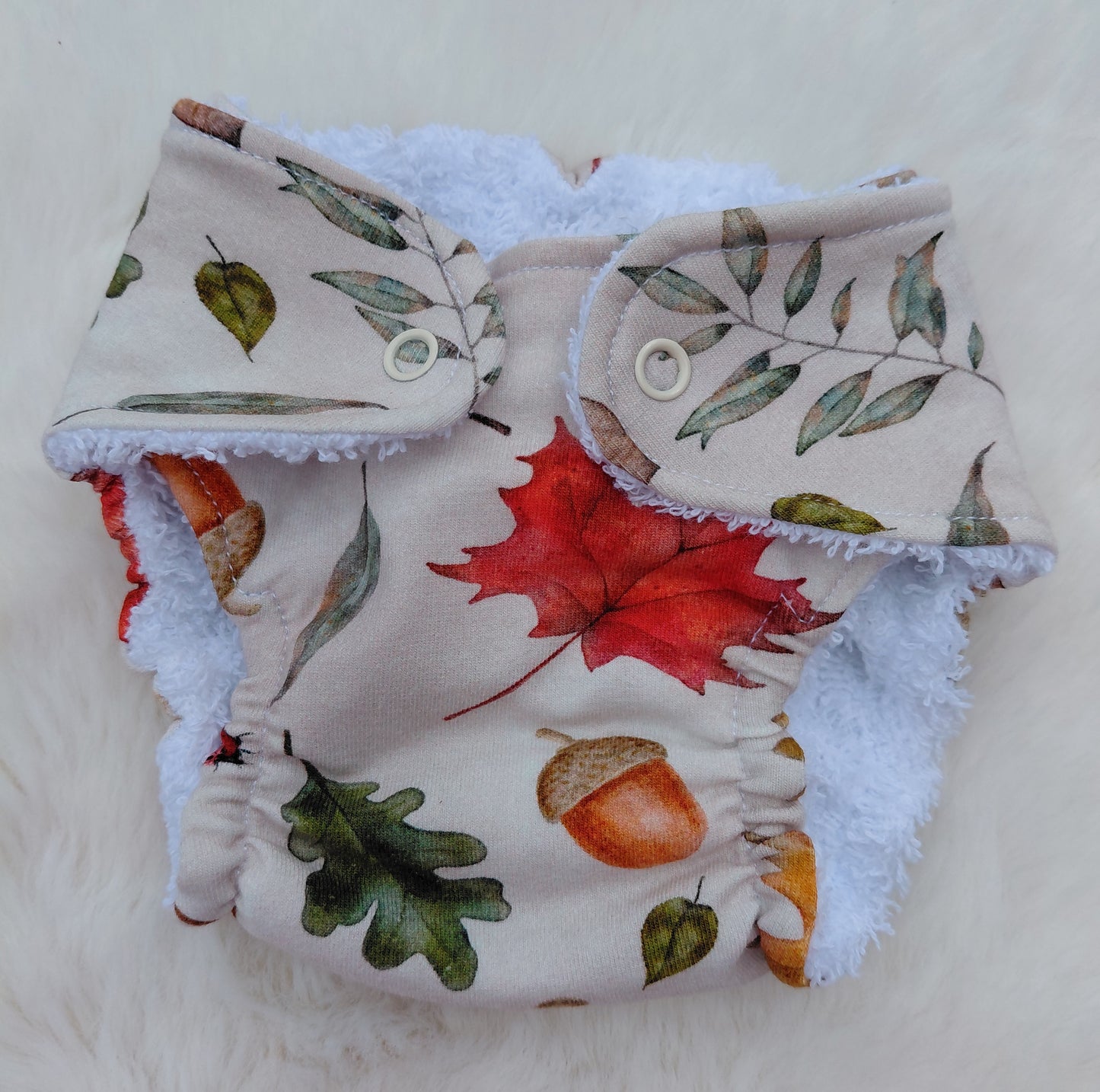 Luxury autumn leaves nappy - Medium 16-17inch