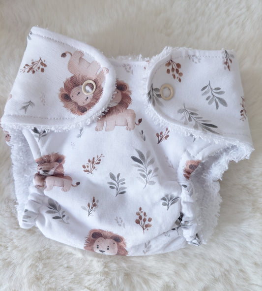 Luxury lion nappy - Medium 16-17inch
