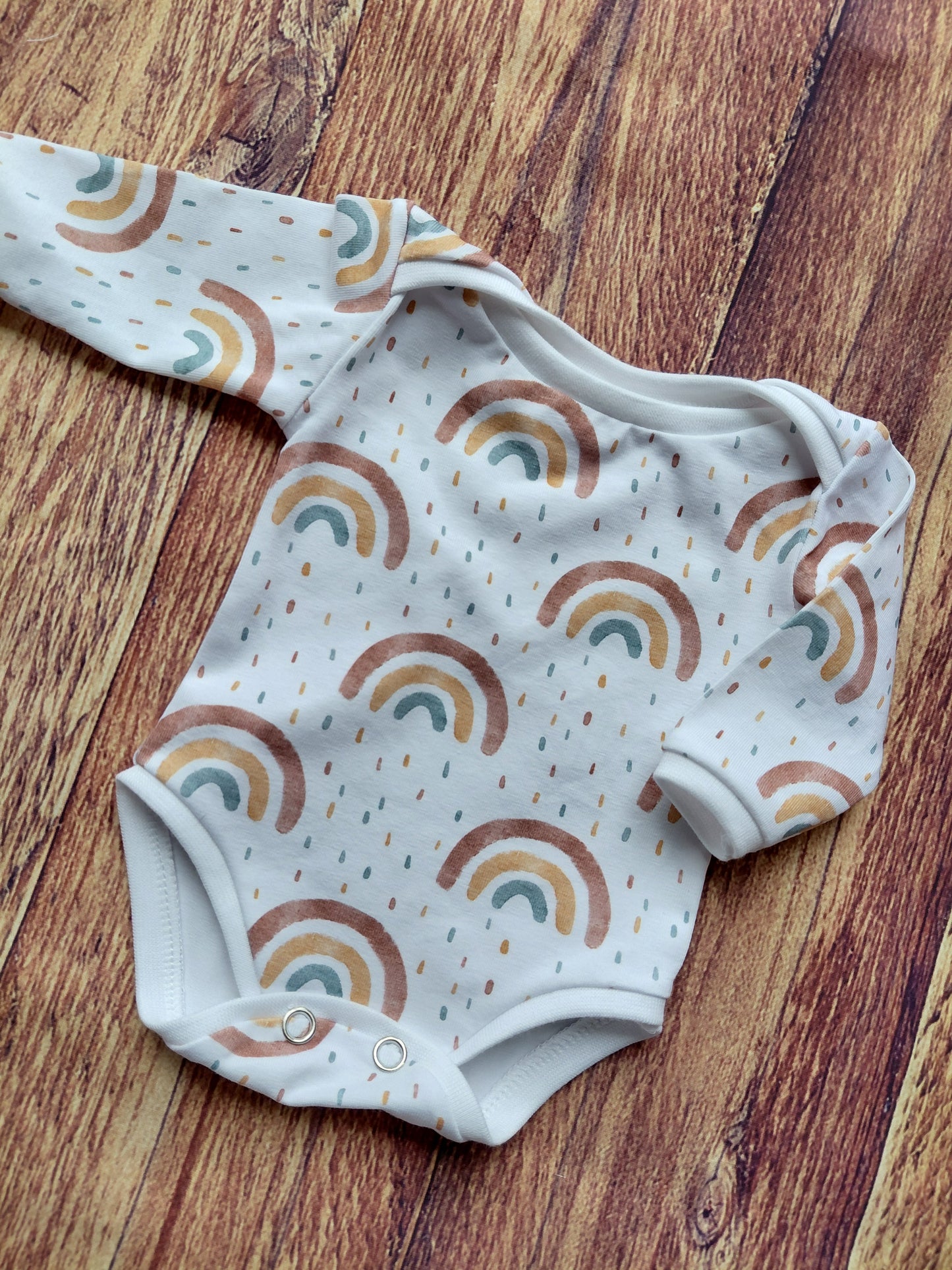 16-17 inch Neutral rainbows vest